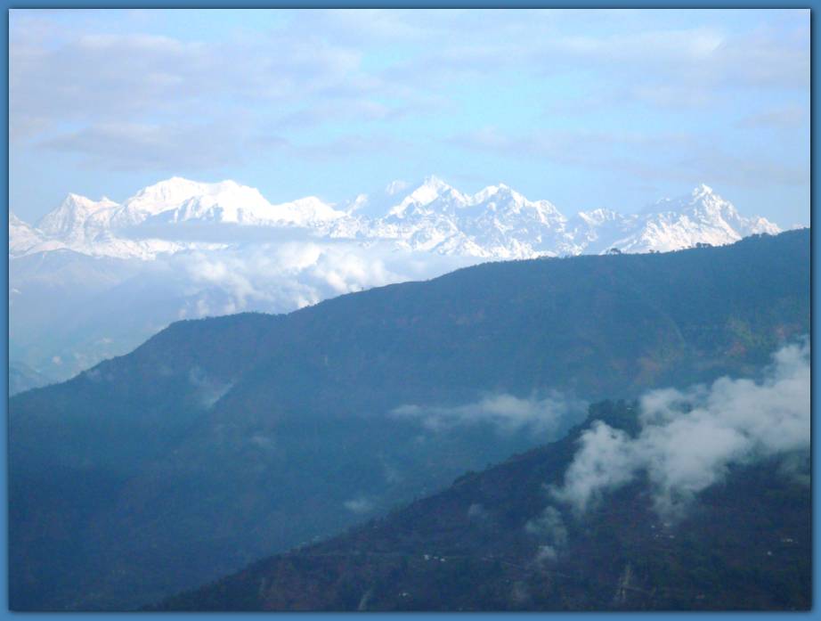 900x674 pixels (43K)